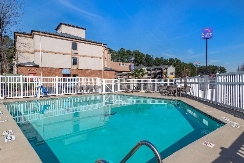 Sleep Inn & Suites 4