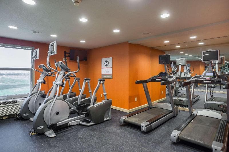 Clarion Inn & Suites 2