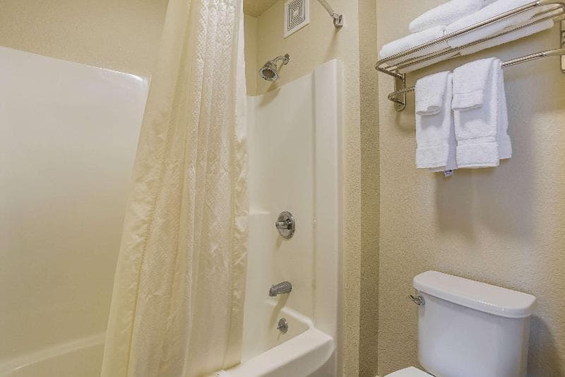 Clarion Inn & Suites 5