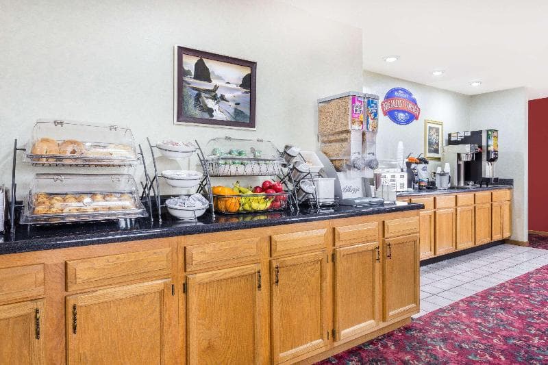 Baymont by Wyndham Bowling Green 2