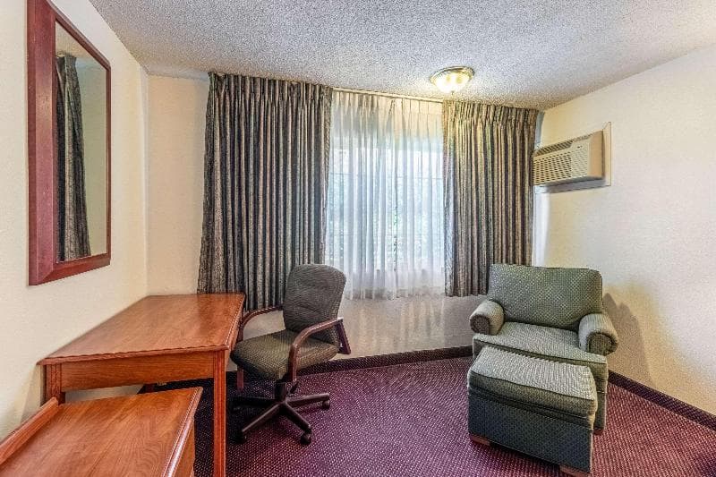 Rodeway Inn & Suites Highway 217 & 26 West 4