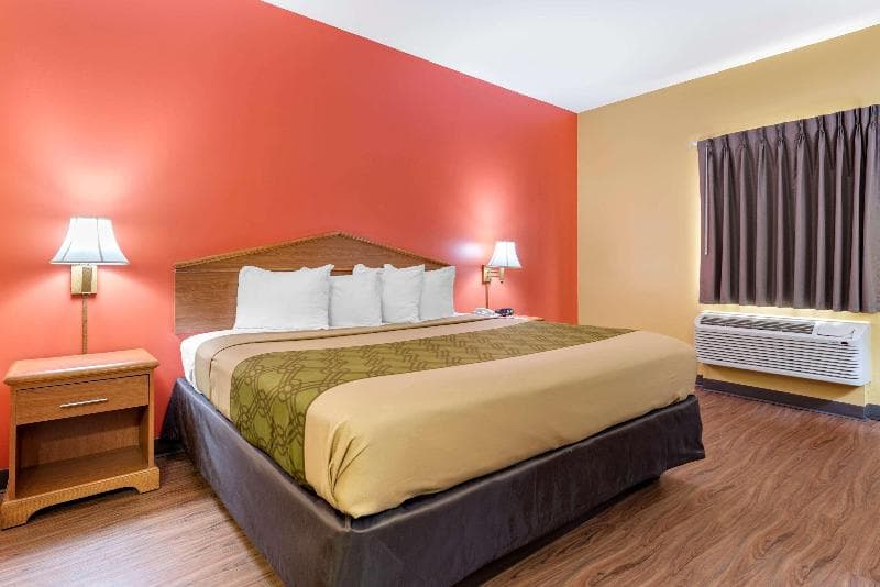 Econo Lodge Louisville photo 1