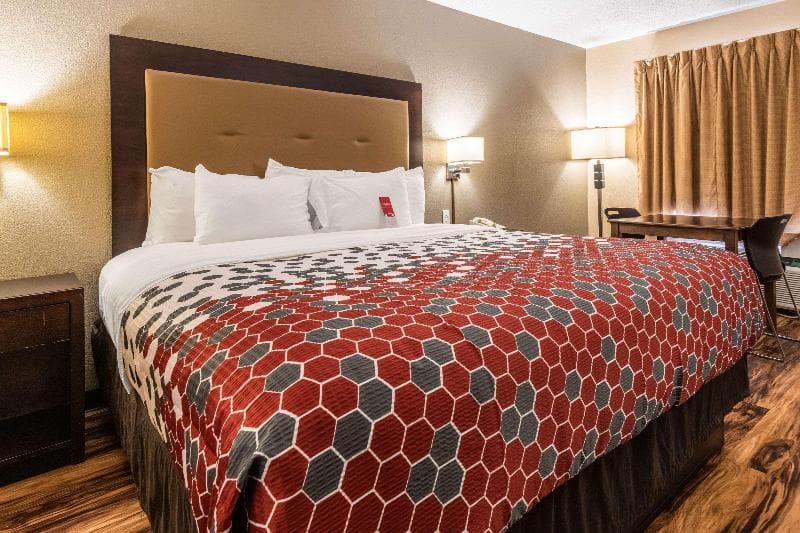 Econo Lodge Hillsboro 4