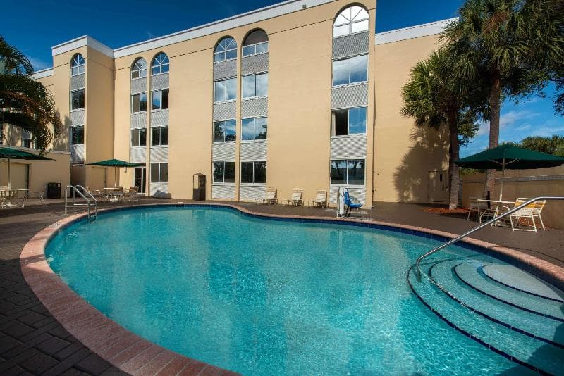 La Quinta Inn & Suites by Wyndham Deerfield Beach I-95 5