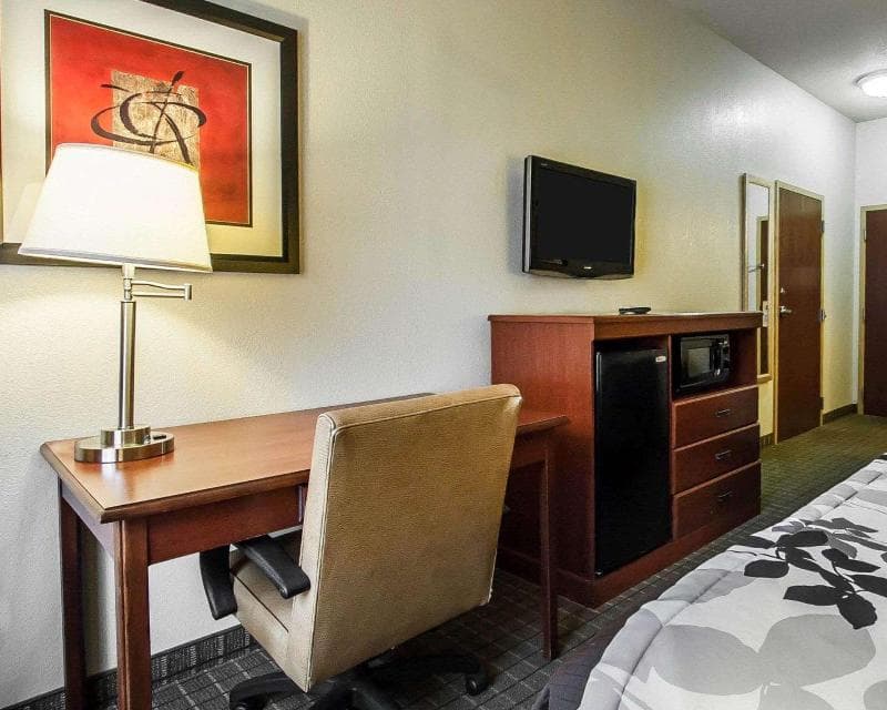Sleep Inn & Suites 4