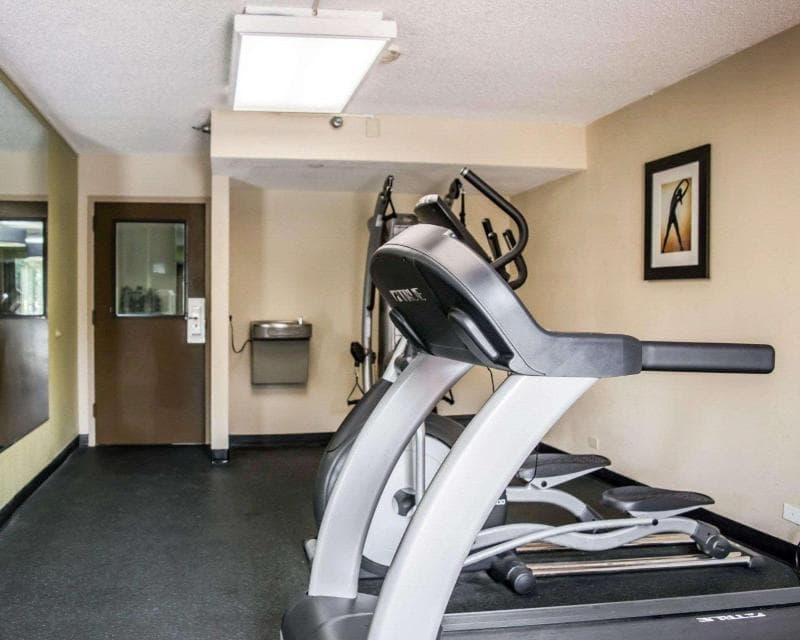 Comfort Inn and Suites Airport 2