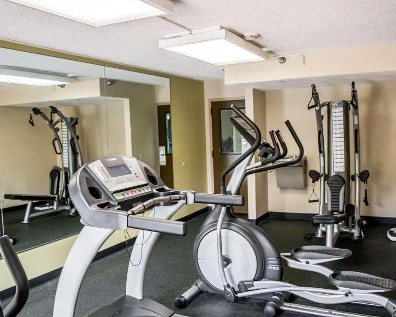 Comfort Inn and Suites Airport 5