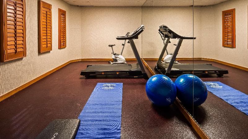 Orangewood Inn & Suites KCI main