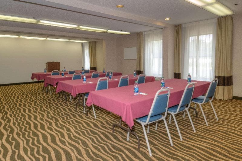 Comfort Inn 4