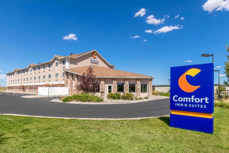 Comfort Inn & Suites Near University of Wyoming 4