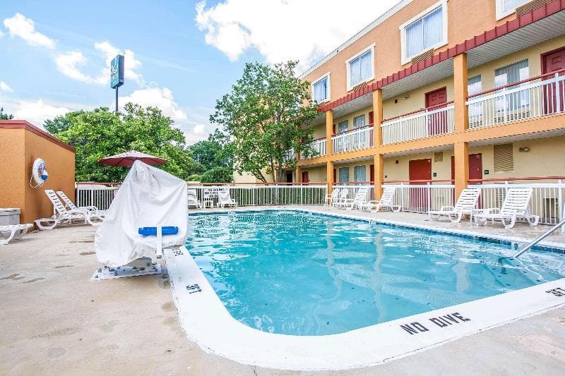 Quality Inn 5