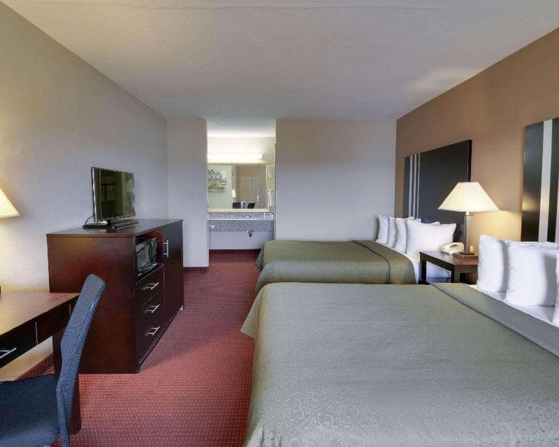 Quality Inn & Suites 2