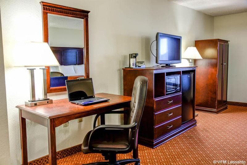 Comfort Inn 4