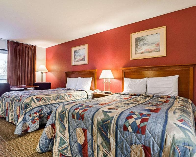 Econo Lodge Richmond (Brook Road) 2
