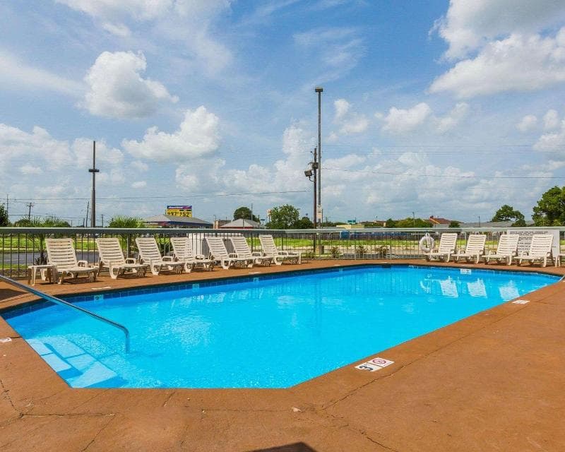 Quality Inn & Suites 5