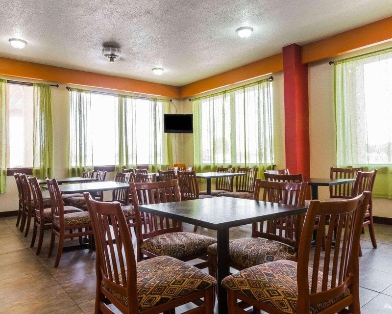 Quality Inn & Suites photo 1