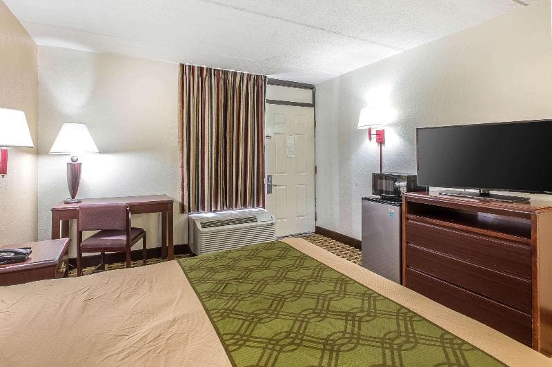 Econo Lodge Midtown 2