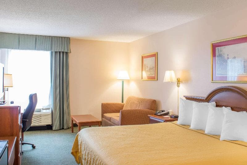 Econo Lodge Raleigh Near Walnut Creek Amphitheatre 5