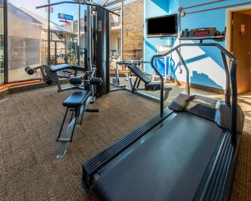 Comfort Inn & Suites 2