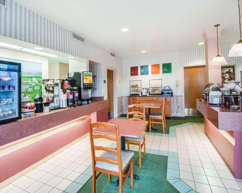 Comfort Inn Airport 3