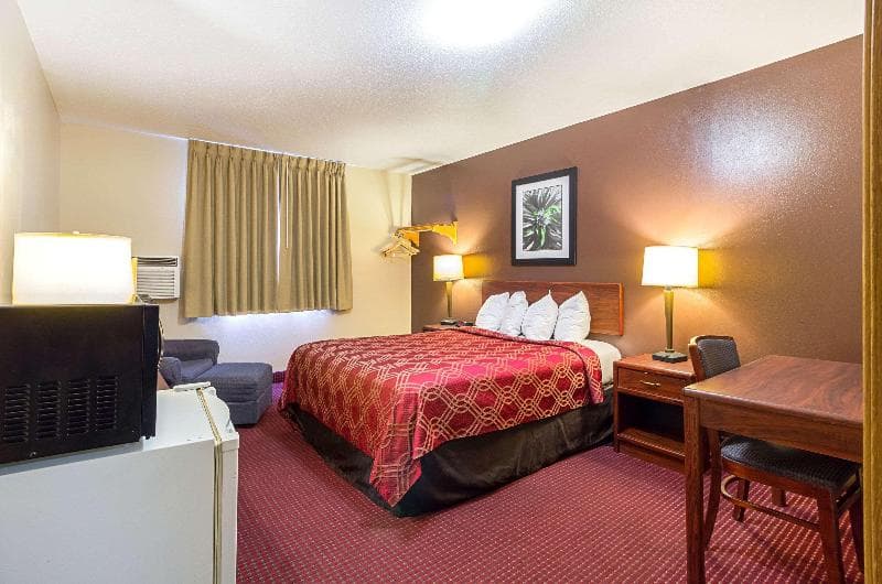 Americas Best Value Inn Fargo main