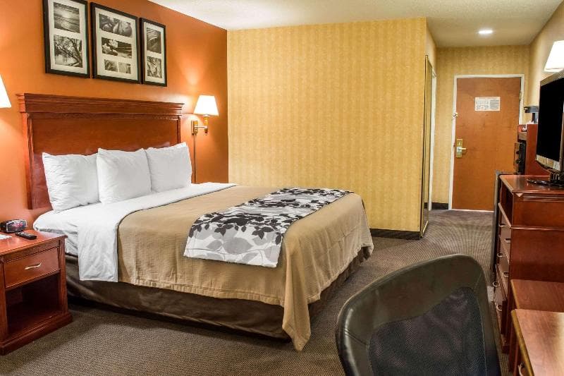Sleep Inn & Suites 5