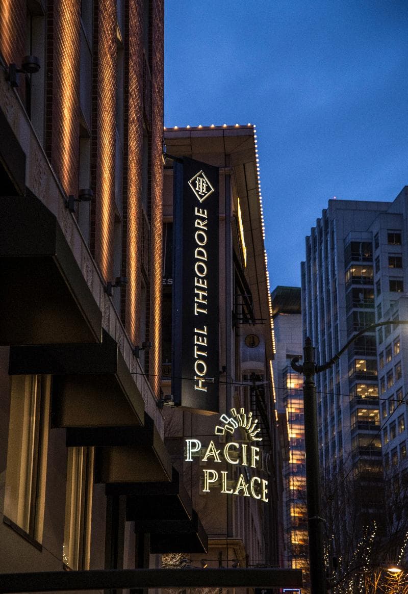 Hotel Theodore 4