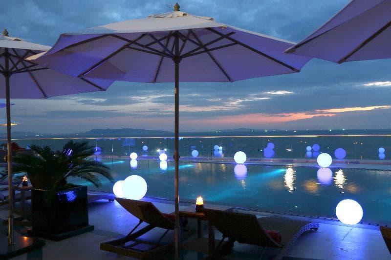 Centara Grand Phratamnak Pattaya 3