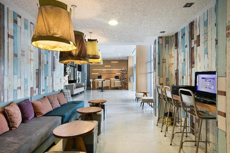 Hotel Madrid Airport Suites, Affiliated by Meliá 3