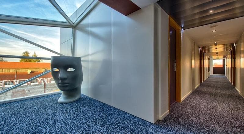 Le Nexhotel 3