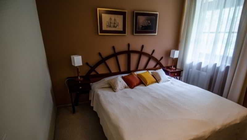 Port Hotel 5