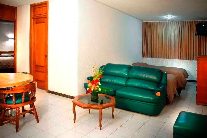 Hotel Suites Campestre 4