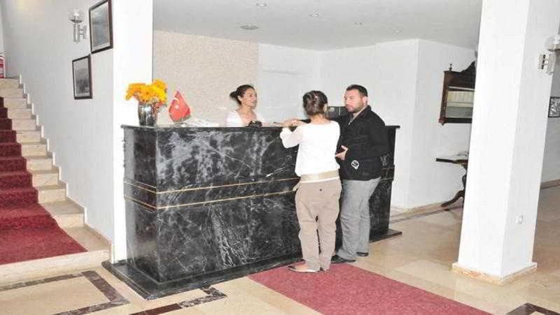 Lucky Monkey Hotel 5