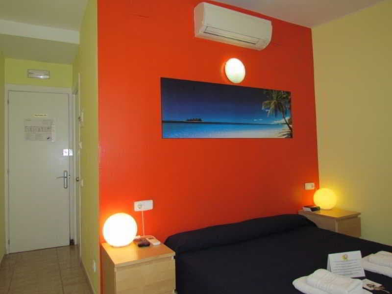Barcelona City North Hostal 3