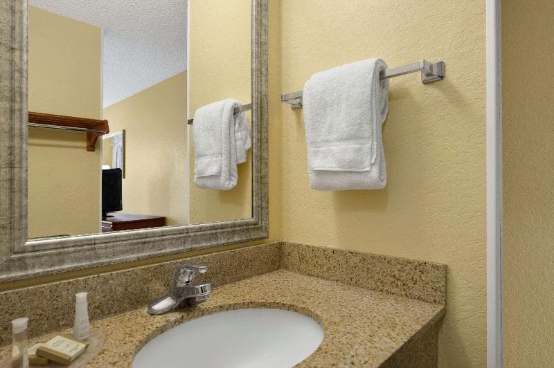 Baymont by Wyndham Gainesville I-75 3