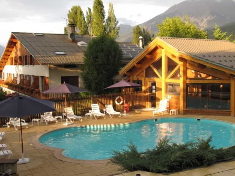 Hotel Les Peupliers à Embrun 3