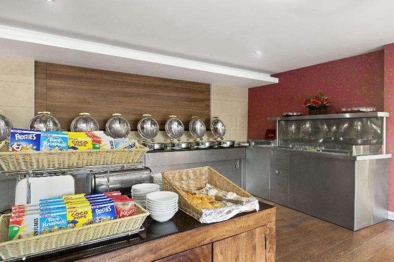 Ramada by Wyndham Oldbury Birmingham 2