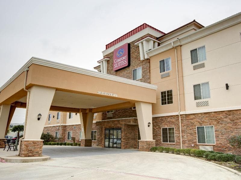 Comfort Suites Bastrop 2