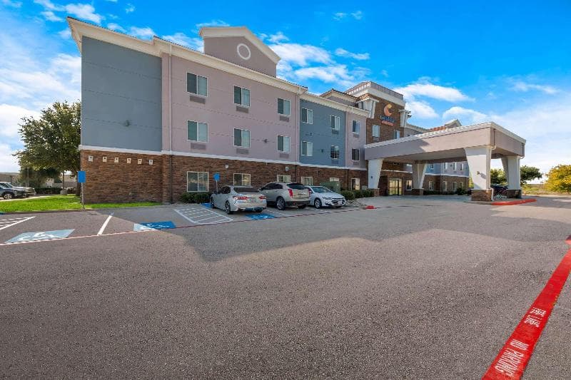 Comfort Suites Bastrop 5
