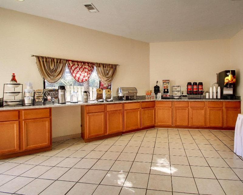 Econo Lodge Biloxi Beach North 2