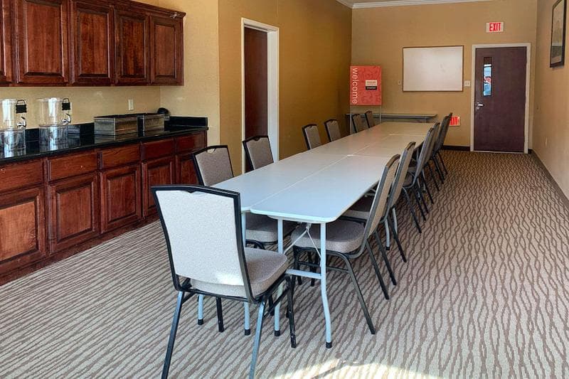 Comfort Suites Texas Ave. 4