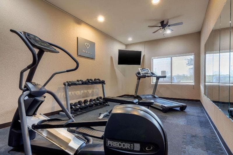 Comfort Suites photo 1