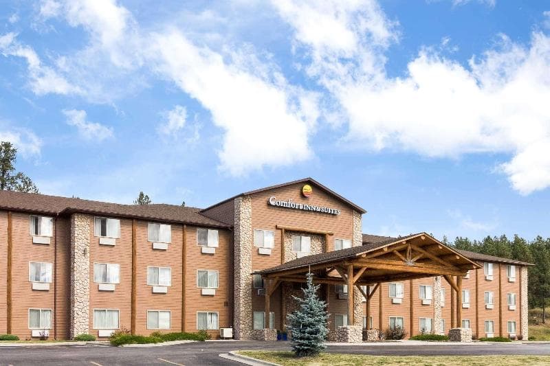 Comfort Inn & Suites 4