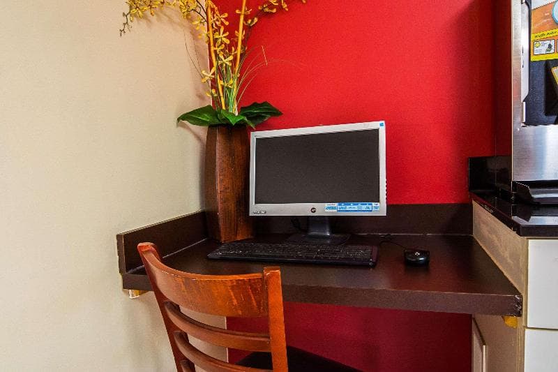 Econo Lodge Research Triangle Park photo 1