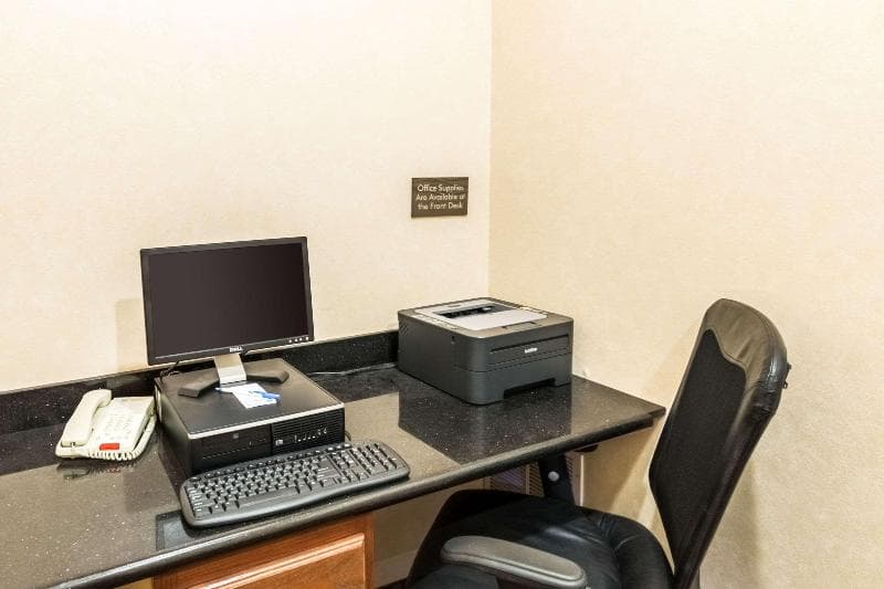 Baymont Inn & Suites by Wyndham Glen Rose 2