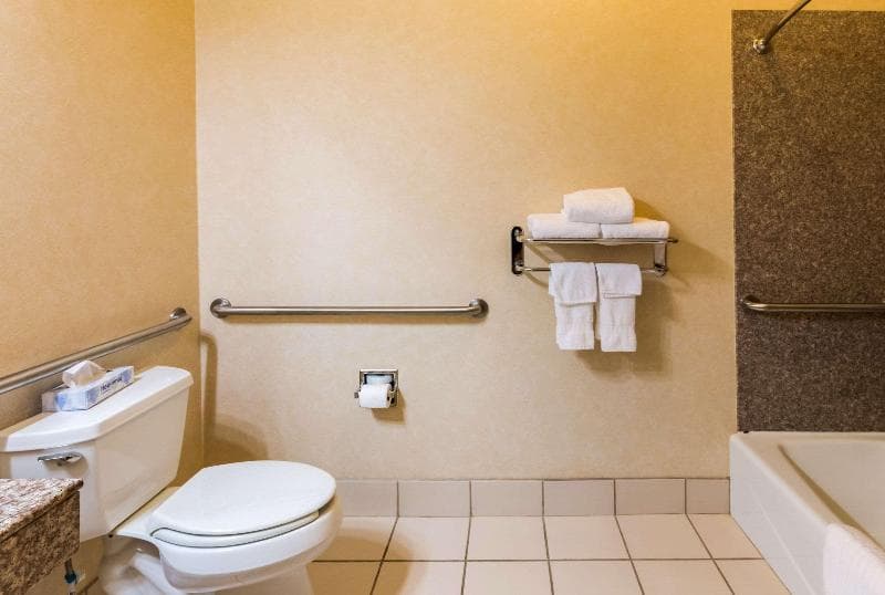 Baymont Inn & Suites by Wyndham Glen Rose 5