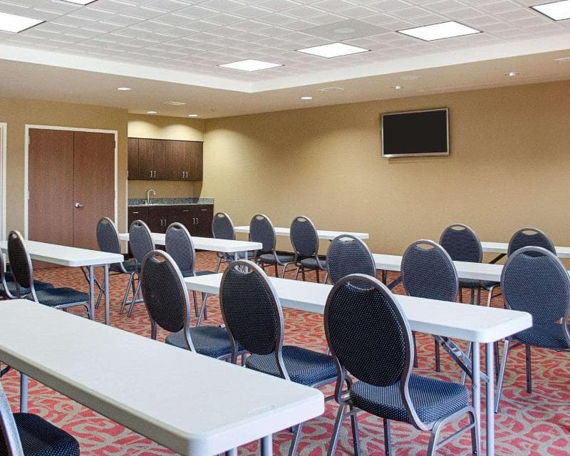 Comfort Suites Greenwood 4