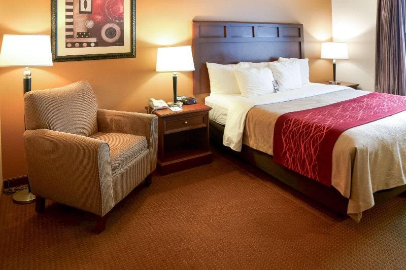Comfort Inn & Suites photo 1
