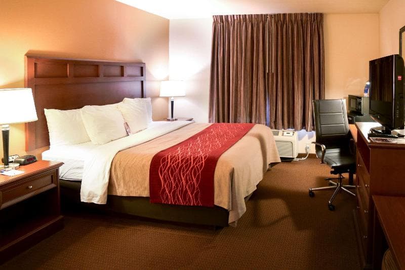 Comfort Inn & Suites 2