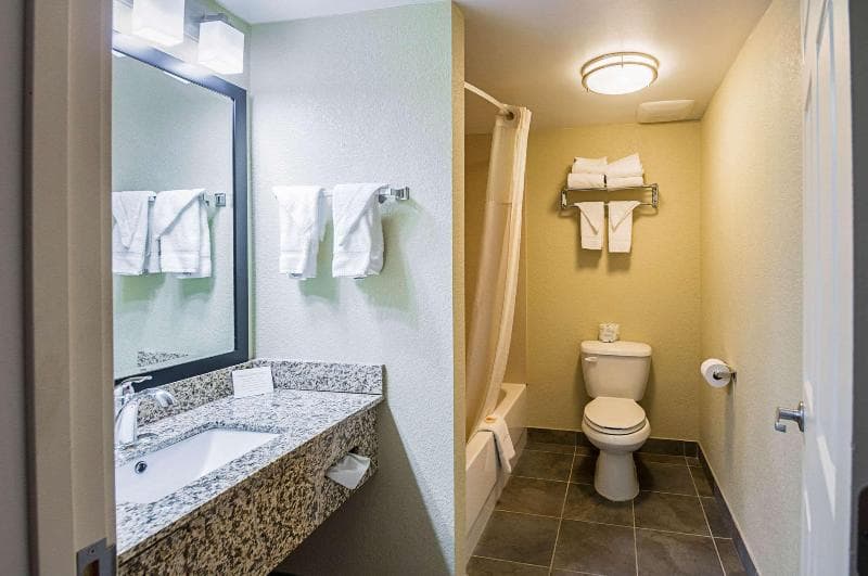 Quality Inn & Suites 5